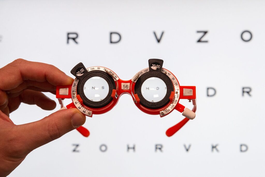 Strumento oculistico per la misurazione della vista utilizzato dal Dott. Zanolini nei suoi ambulatori di Brescia, Montichiari e Manerbio